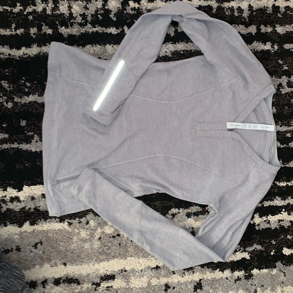 Lululemon long sleeve top size 6 EUC